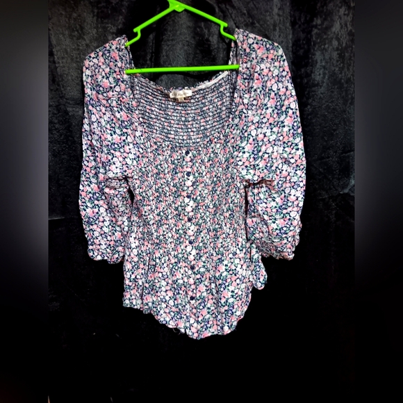 wild jasmine Tops - Wild Jasmine floral blouse size 2XL